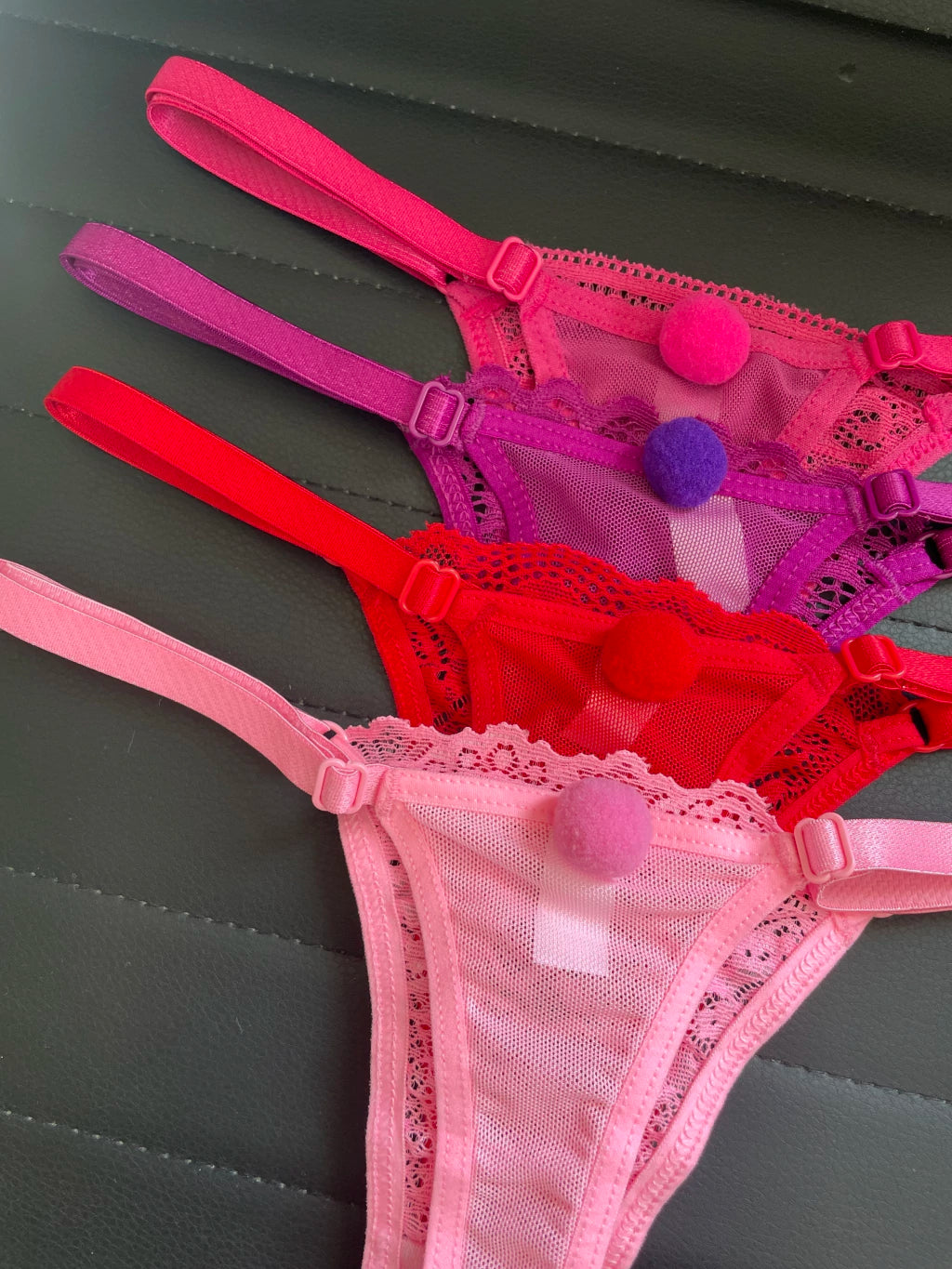 Tanga Pompom