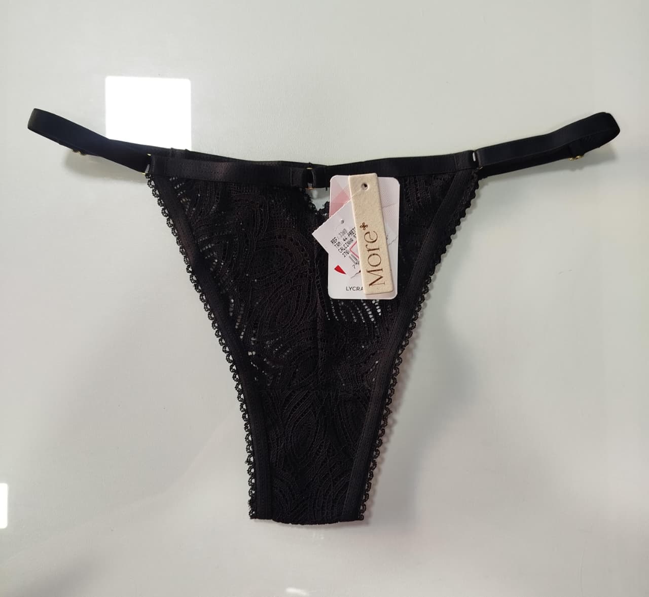 Calcinha string em renda rubi More