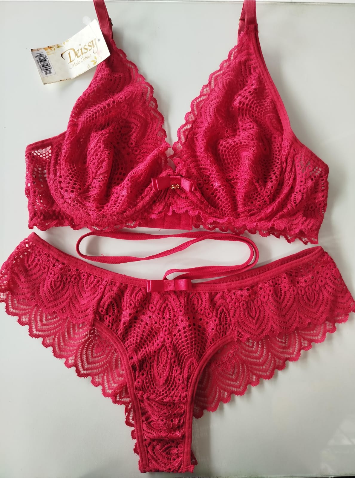 Conjunto Deissy vermelho sem aro