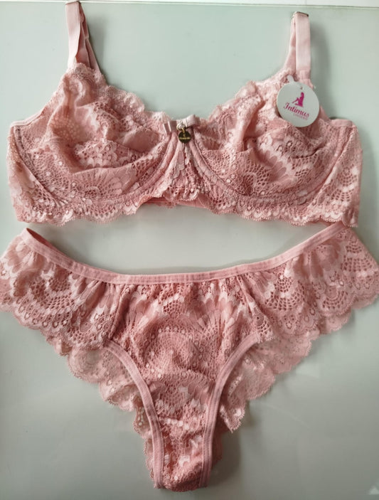 Conjunto Intimus rosa em renda e com aro