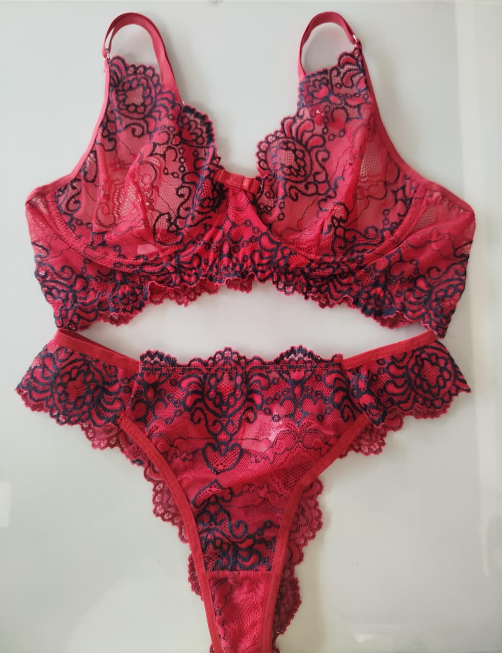 Conjunto renda vermelho e preto com aro Milena