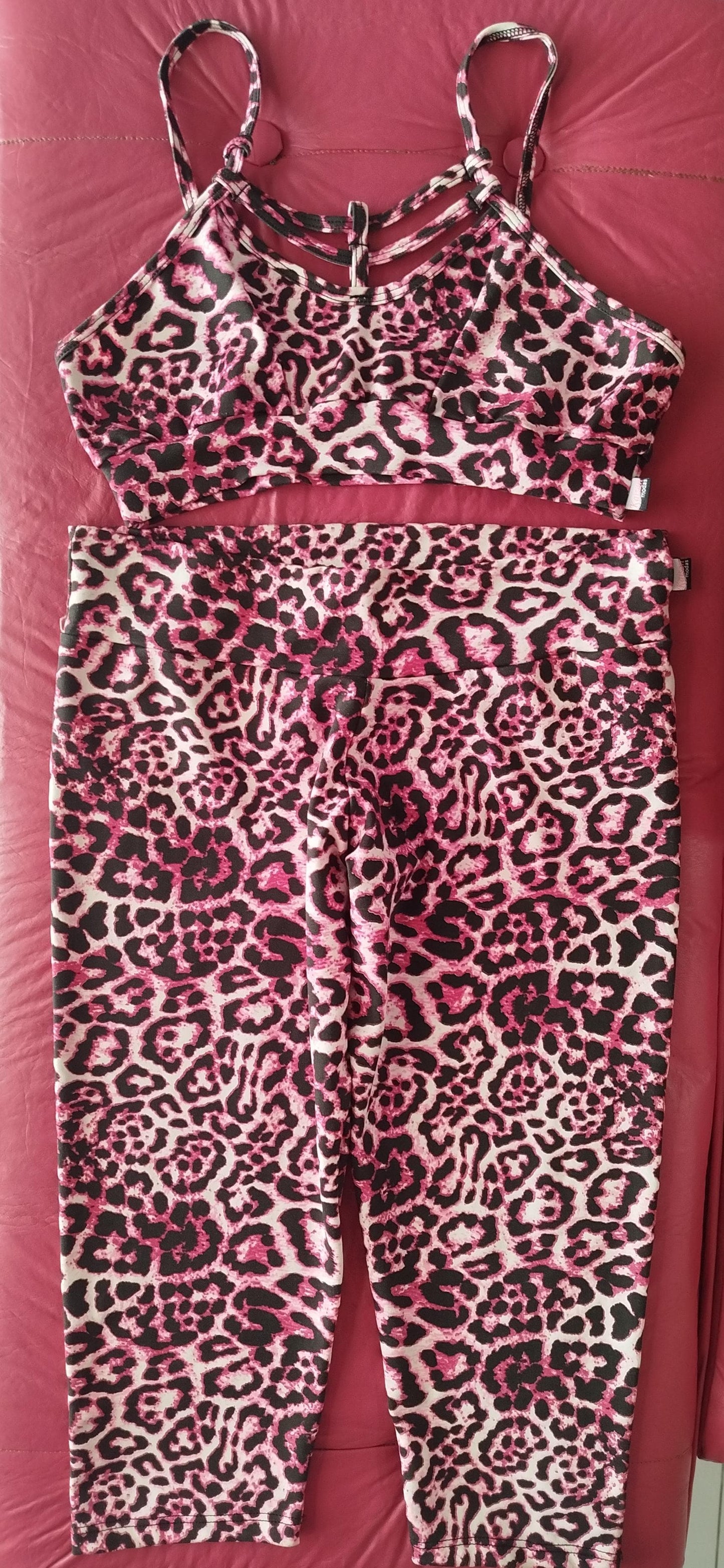 Conjunto onça rosa Kaisan