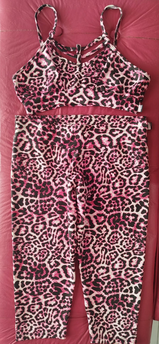 Conjunto onça rosa Kaisan