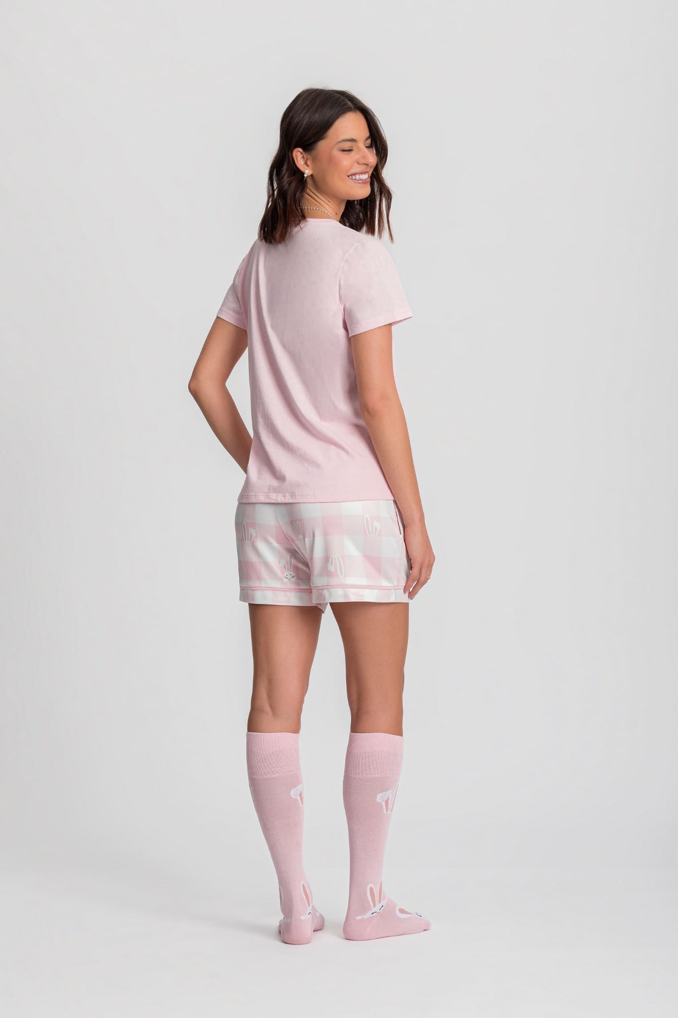 Pijama short doll rosa xadrez estampa coelho Mensageiro dos Sonhos