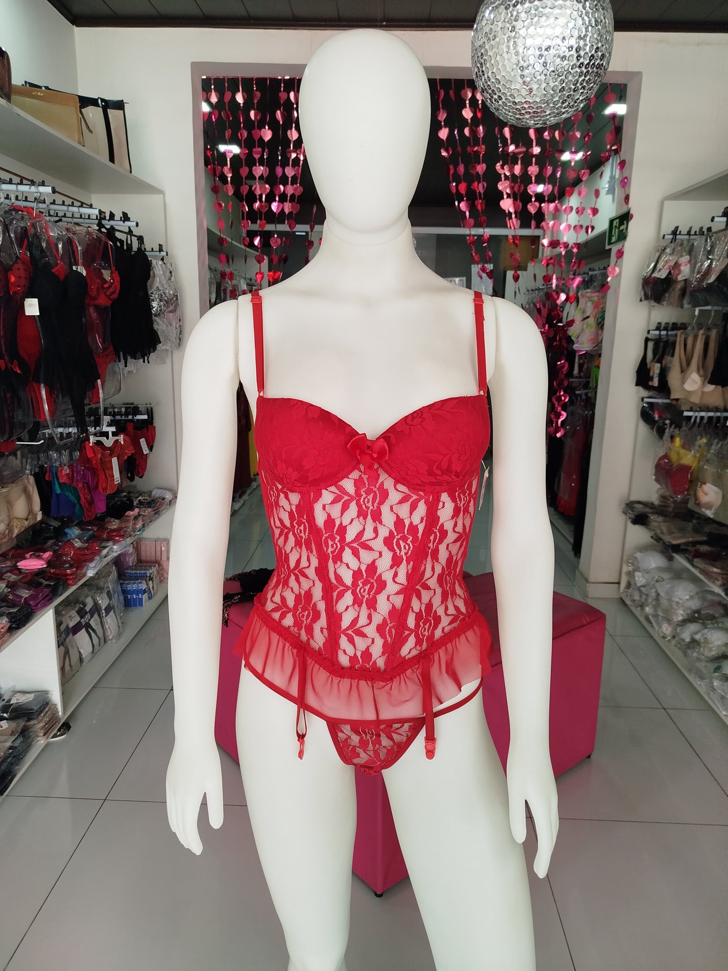 Espartilho em renda vermelho